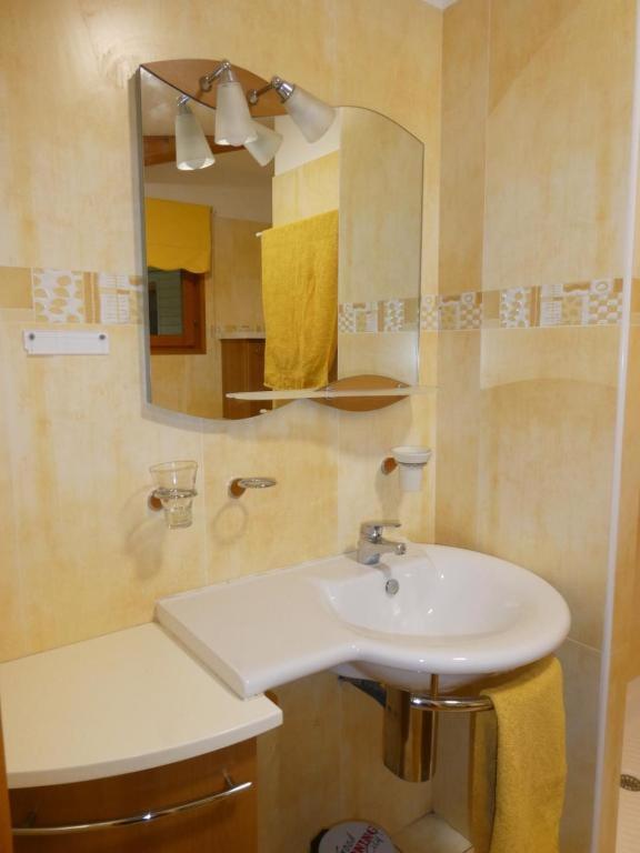 Chambre Le Mas D'Adelice Taulignan Екстериор снимка